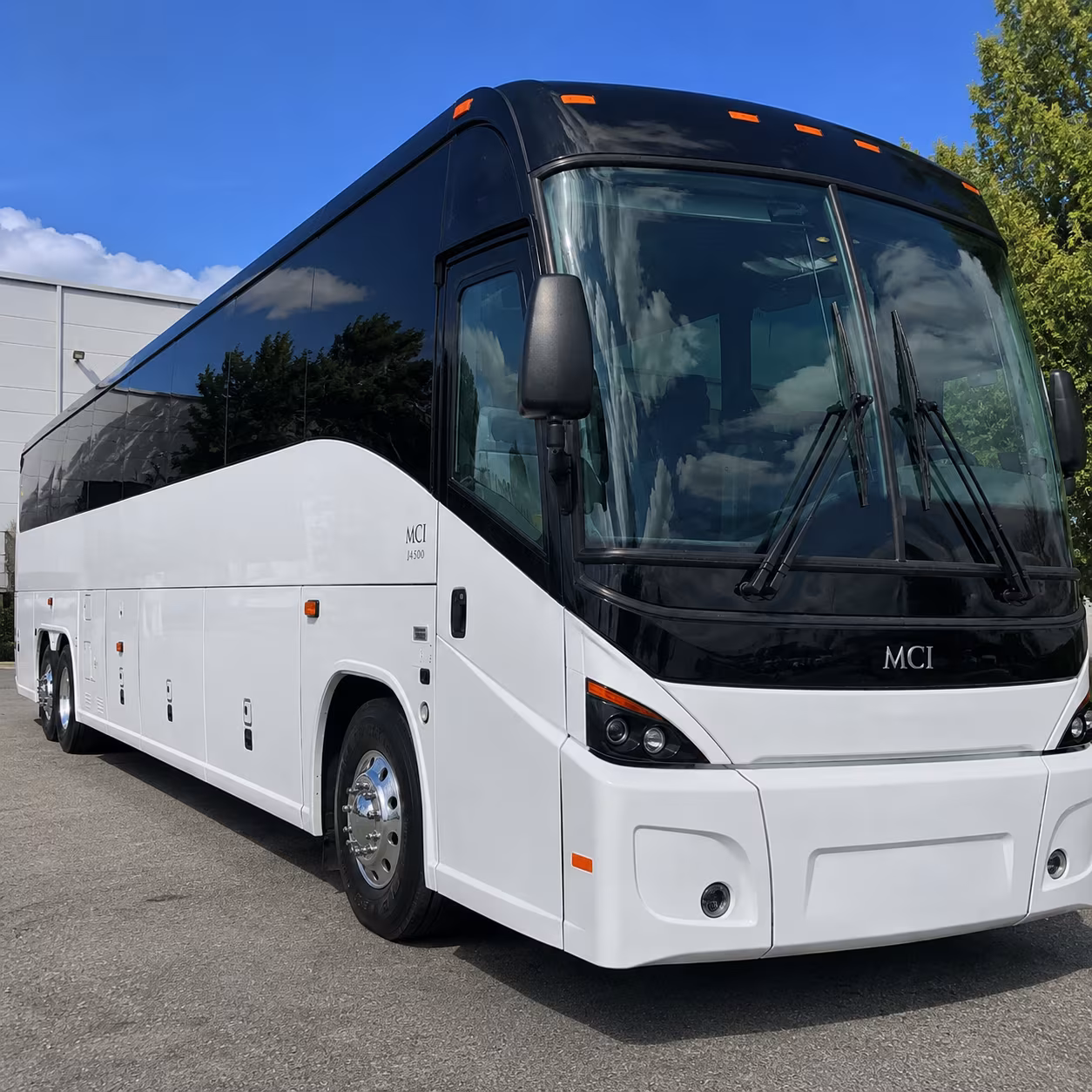 group airport transfers for lakewood s large families and community events
